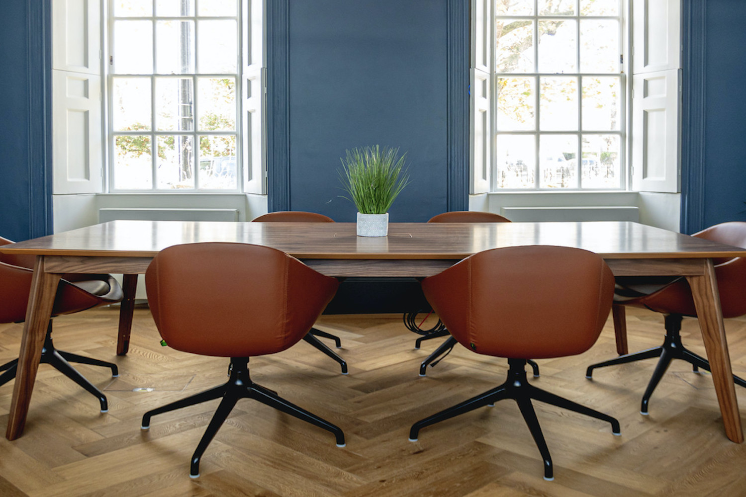 The Drawing Room<br>£108 per hour<br><i>Capacity 6-10 people</i><br><div class="btn btn-outline-primary">Select meeting room</div>